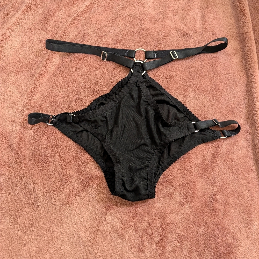 strappy panties